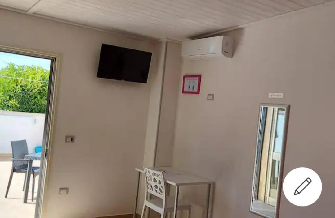 Briciola'S Rooms Porto Cesareo Bagian luar foto