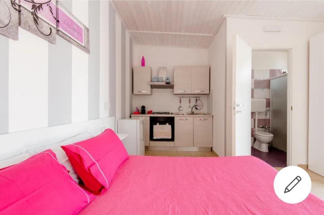 Briciola'S Rooms Porto Cesareo Bagian luar foto