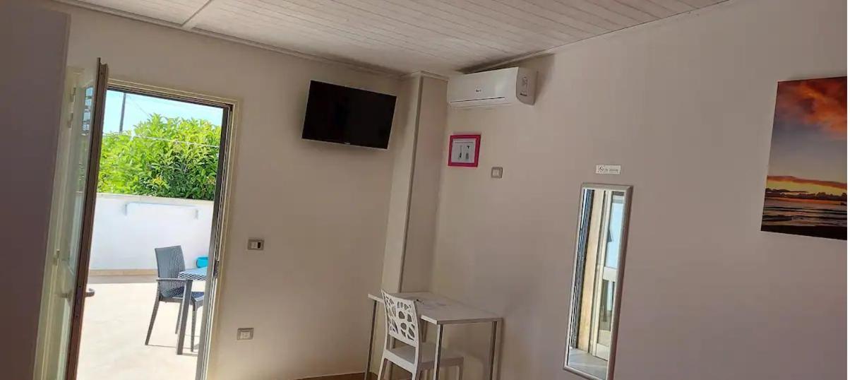 Briciola'S Rooms Porto Cesareo Bagian luar foto